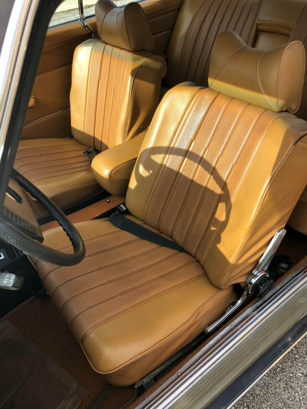1973 Mercedes-Benz 200-Series COUPE - photo 12
