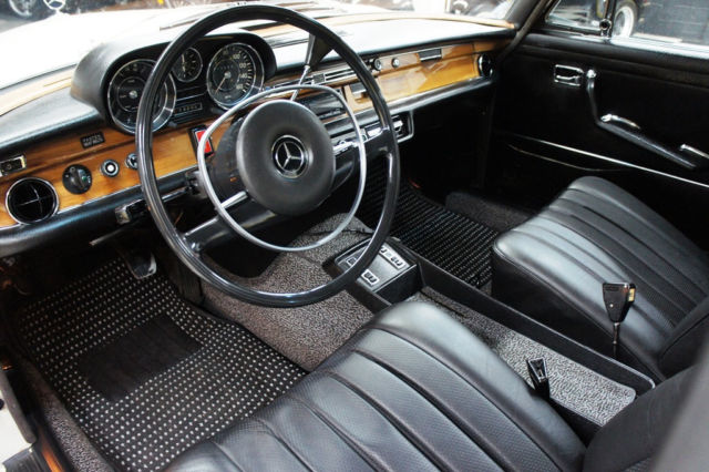 1973 Mercedes-Benz 200-Series - photo 5