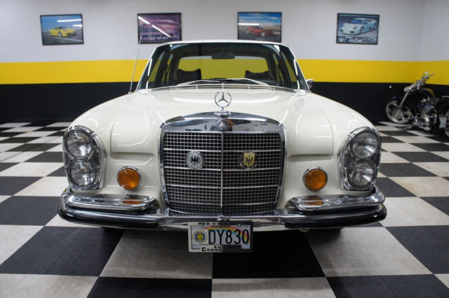 1973 Mercedes-Benz 200-Series - photo 9