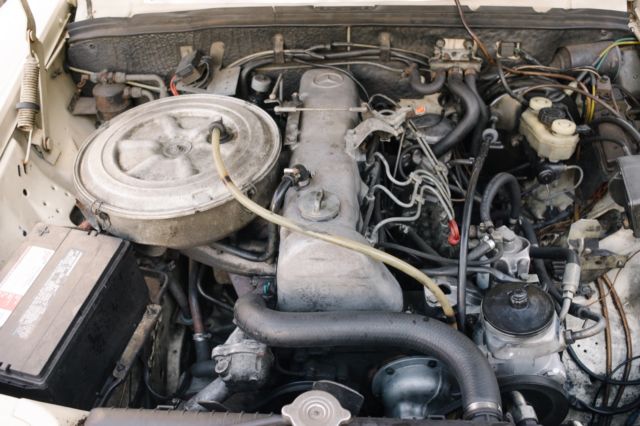 1973 Mercedes-Benz 200-Series - photo 10