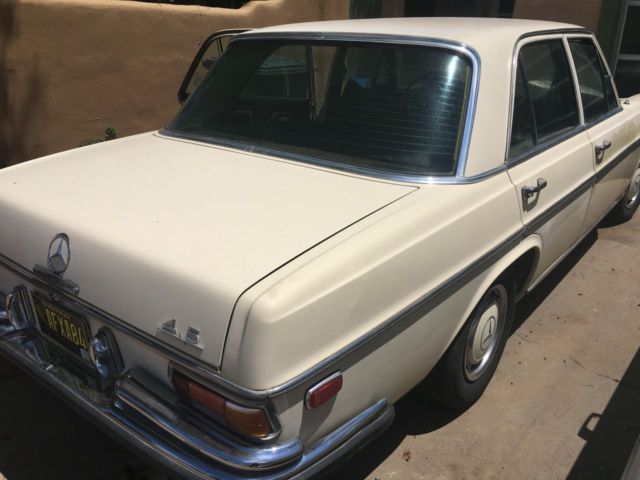 1973 Mercedes-Benz 200-Series - photo 2