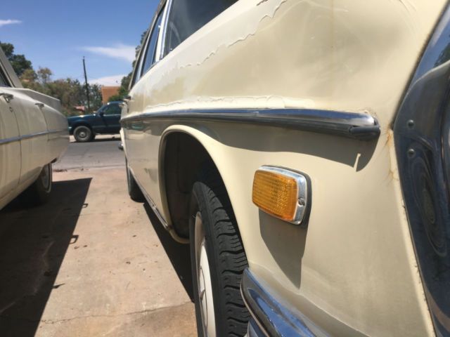 1973 Mercedes-Benz 200-Series - photo 8