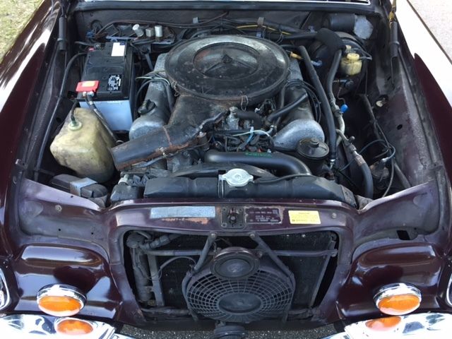1973 Mercedes-Benz 200-Series W108 in RARE DB 542 Dark Red - photo 13