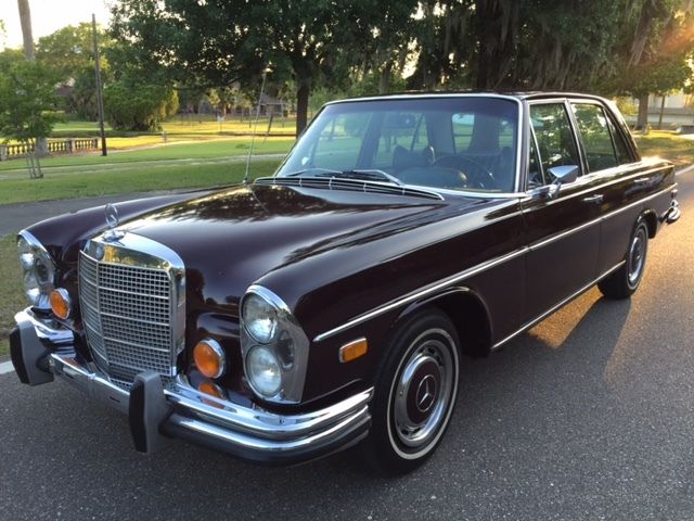 1973 Mercedes-Benz 200-Series W108 in RARE DB 542 Dark Red - photo 3