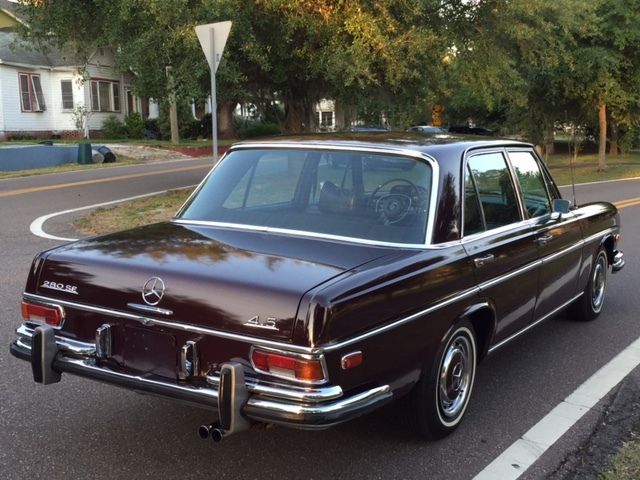 1973 Mercedes-Benz 200-Series W108 in RARE DB 542 Dark Red - photo 5