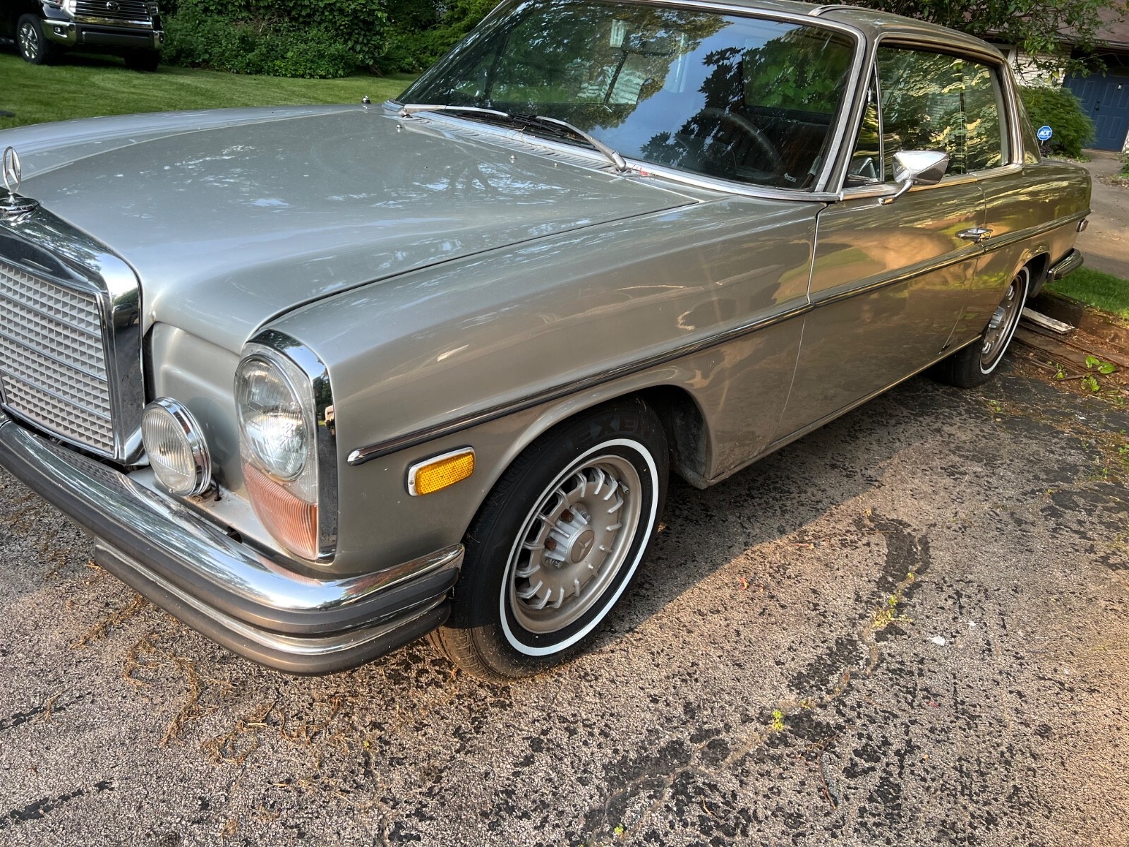 1973 Mercedes-Benz 200-Series - photo 11