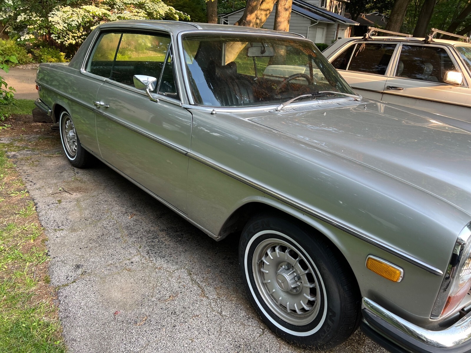 1973 Mercedes-Benz 200-Series - photo 3