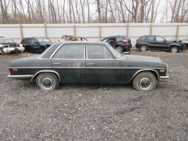 1973 Mercedes-benz 200 Series BARN FIND NO RESERVE 1973 Mercedes-Benz 200-Series
