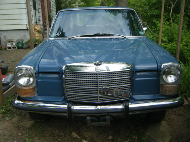 1973 Mercedes-Benz 200-Series 220 - photo 2