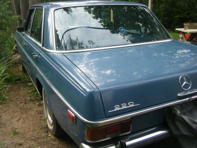 1973 Mercedes-Benz 200-Series 220 - photo 3