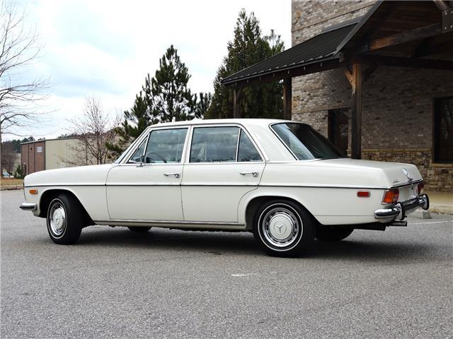 1973 Mercedes-Benz 220 Sedan - photo 3