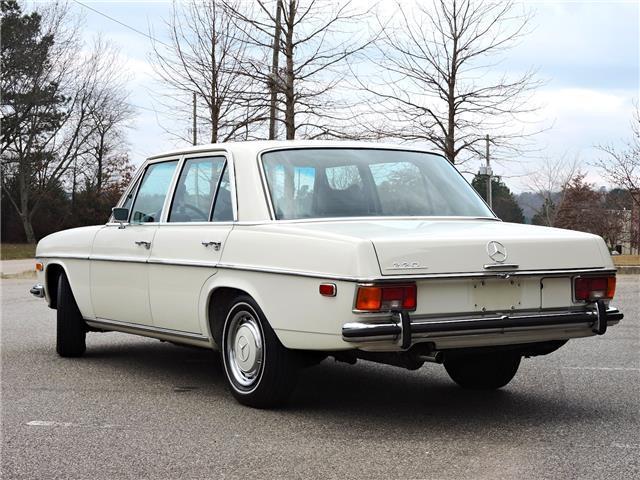 1973 Mercedes-Benz 220 Sedan - photo 4