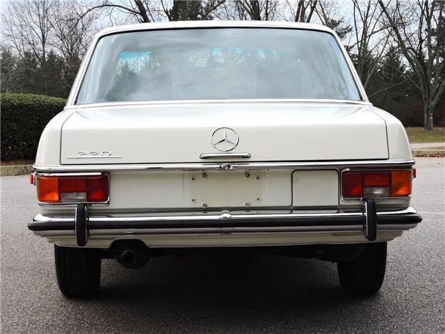 1973 Mercedes-Benz 220 Sedan - photo 5