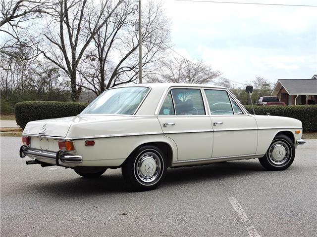 1973 Mercedes-Benz 220 Sedan - photo 8