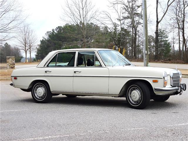 1973 Mercedes-Benz 220 Sedan - photo 9