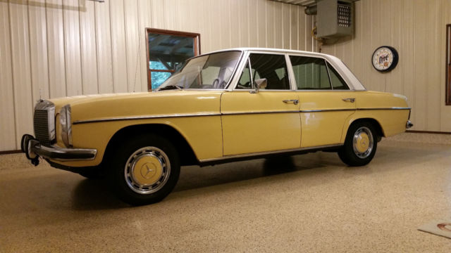1973 Mercedes Benz 220D Series Resort Taxi Diesel Island Hopper California Car 1973 Mercedes-Benz 200-Series 2 tone