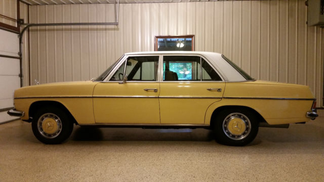 1973 Mercedes-Benz 200-Series 2 tone - photo 7
