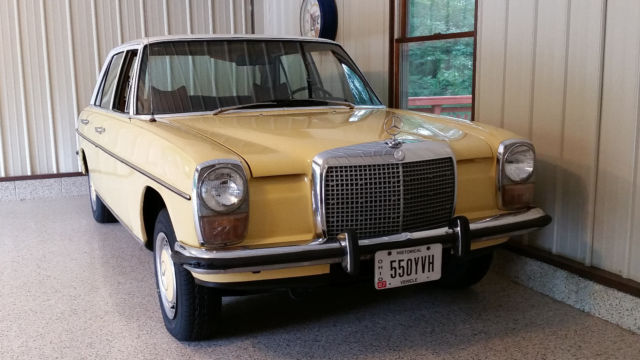 1973 Mercedes-Benz 200-Series 2 tone - photo 8