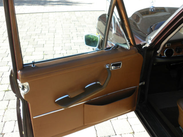 1973 Mercedes-Benz 200-Series - photo 10