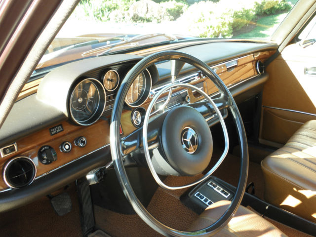 1973 Mercedes-Benz 200-Series - photo 5