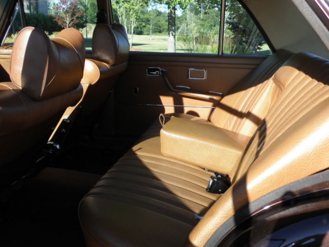 1973 Mercedes-Benz 200-Series - photo 9