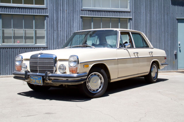 1973 Mercedes-Benz 200-Series