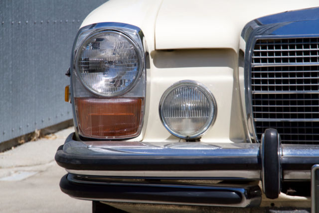 1973 Mercedes-Benz 200-Series - photo 11