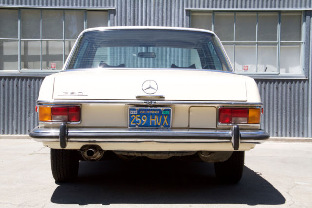 1973 Mercedes-Benz 200-Series - photo 2