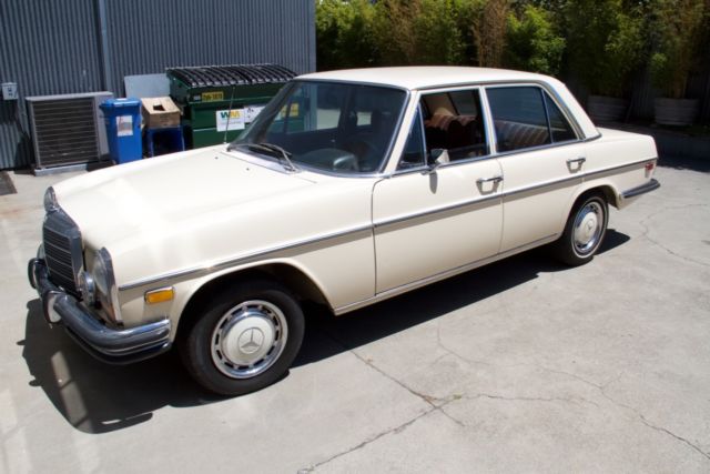1973 Mercedes-Benz 200-Series - photo 5