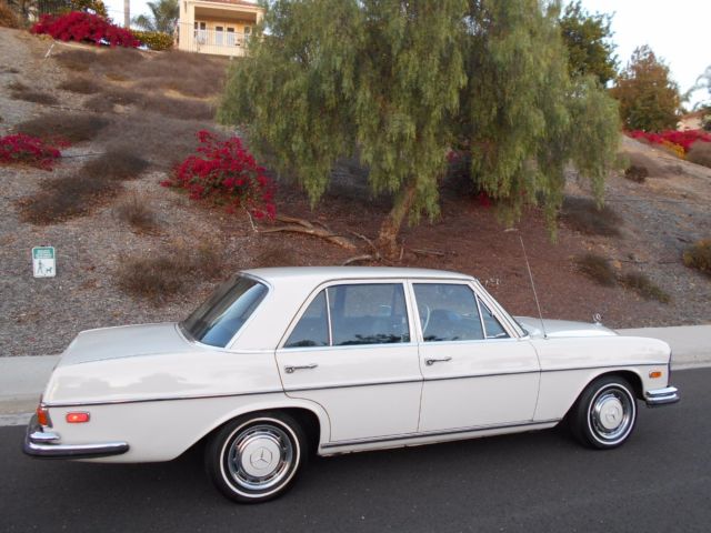 1973 Mercedes-Benz 200-Series - photo 3