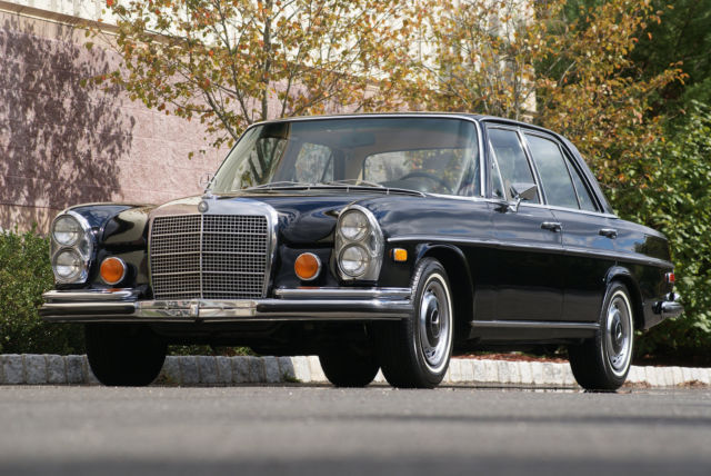 1973 Mercedes-Benz 280SE 4.5 Black with Cognac Floor shift Sunroof 4.5 V8 !!!! 1973 Mercedes-Benz 200-Series 4.5