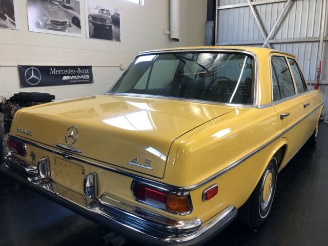 1973 Mercedes-Benz 200-Series - photo 11