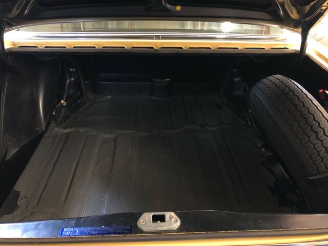 1973 Mercedes-Benz 200-Series - photo 12
