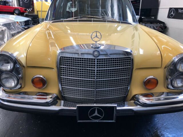 1973 Mercedes-Benz 200-Series - photo 3