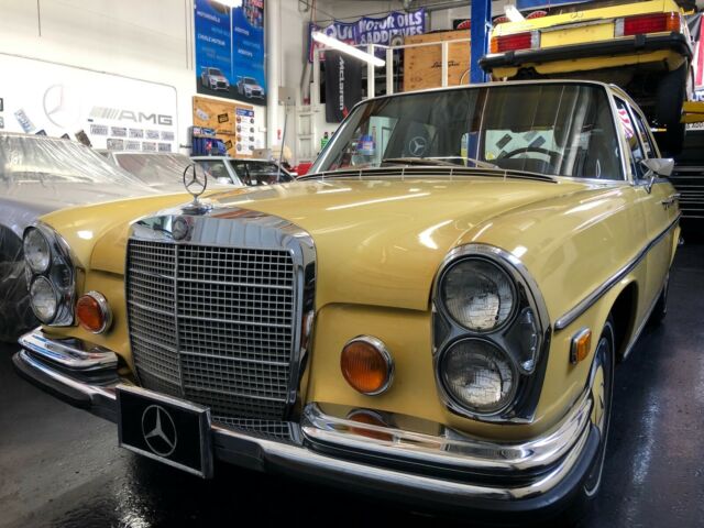 1973 Mercedes-Benz 200-Series - photo 4