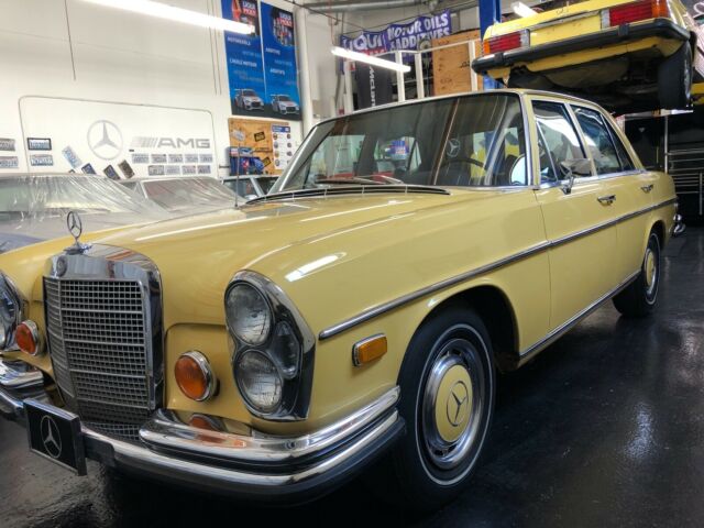 1973 Mercedes-Benz 200-Series - photo 5