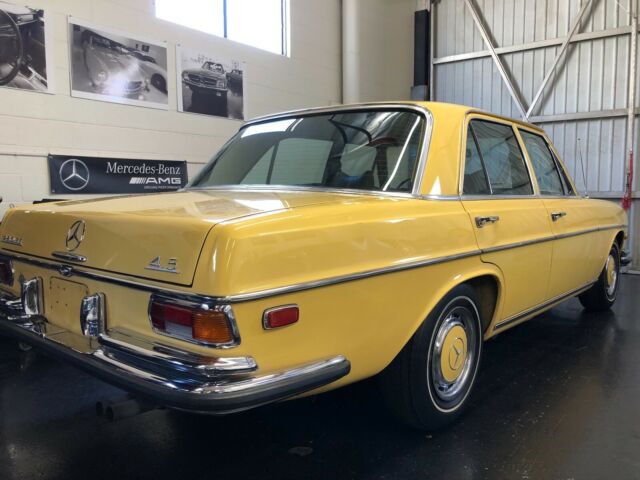 1973 Mercedes-Benz 200-Series - photo 7