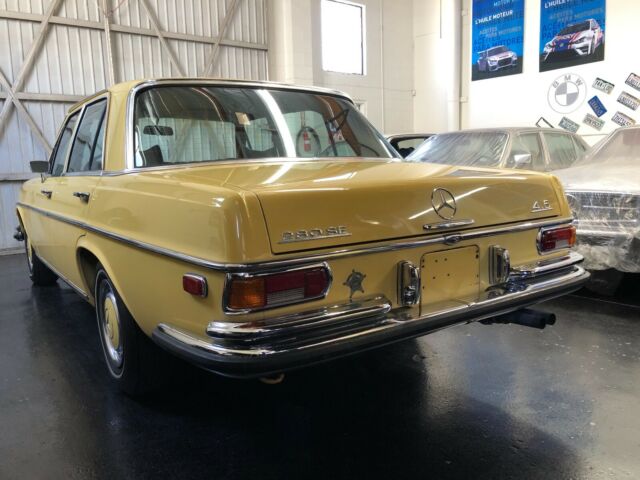 1973 Mercedes-Benz 200-Series - photo 9