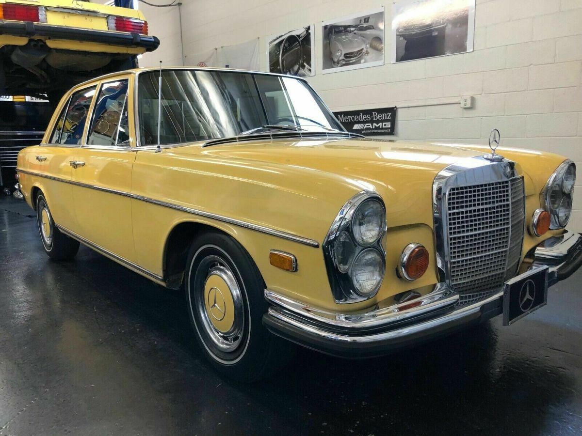 1973 Mercedes-Benz 280se 4.5 fuel injected v8