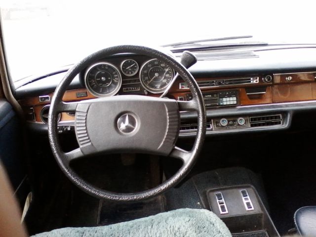 1973 Mercedes-Benz 200-Series - photo 6