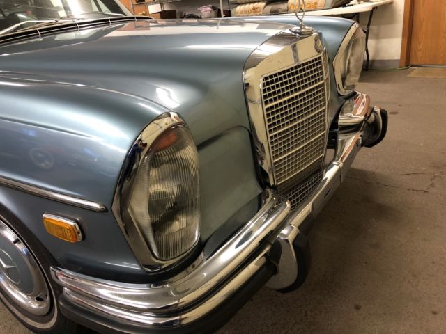 1973 Mercedes-Benz 200-Series - photo 2