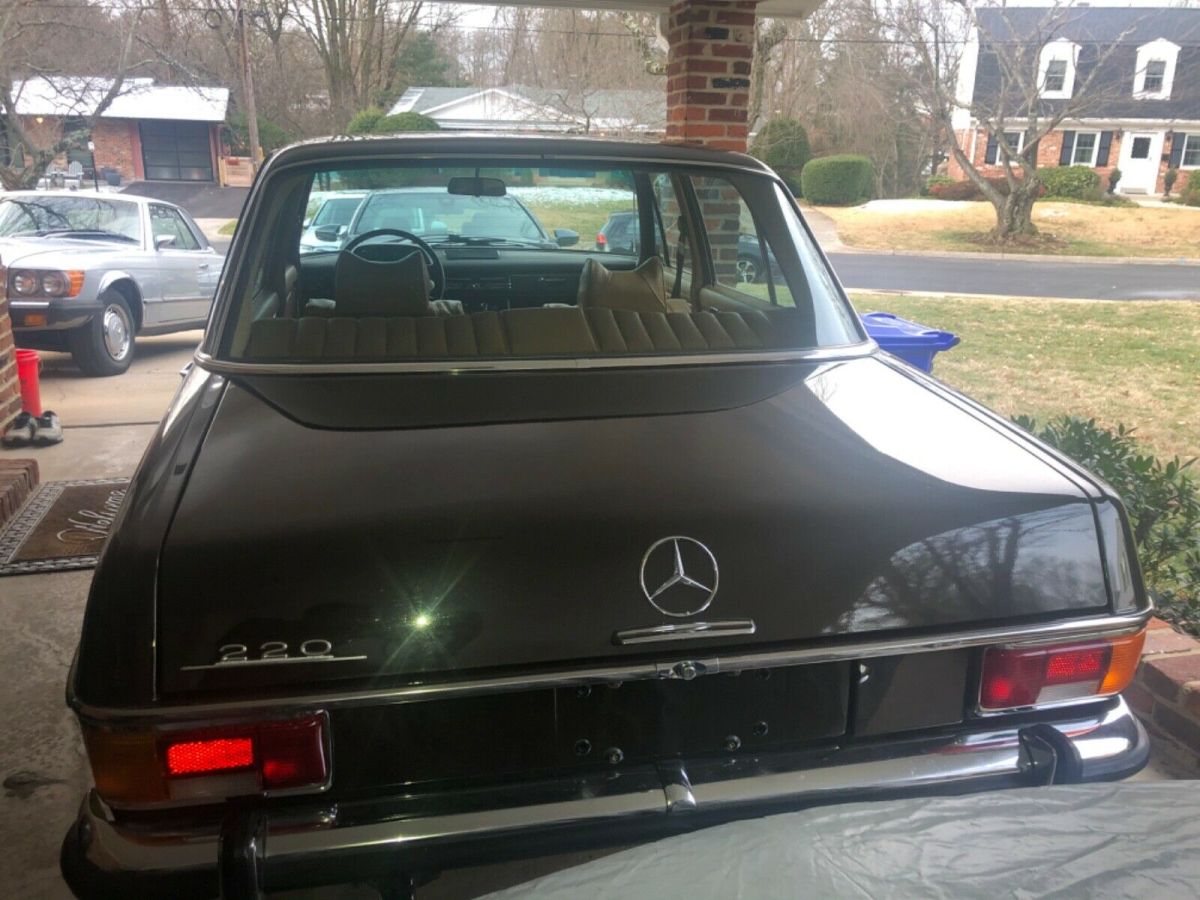 1973 Mercedes-Benz 200-Series - photo 13