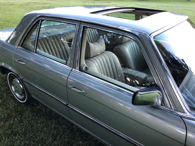 1973 Mercedes-Benz S-Class 861 Silver-Green Metallic ext., Parchment int. - photo 8