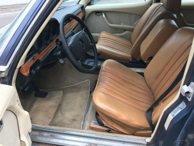 1973 Mercedes-Benz 400-Series Sedan - photo 9