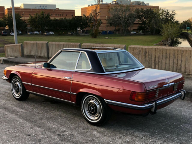1973 Mercedes-Benz SL-Class 571 Brilliant-Red Metallic* / 040 Black hard-top
