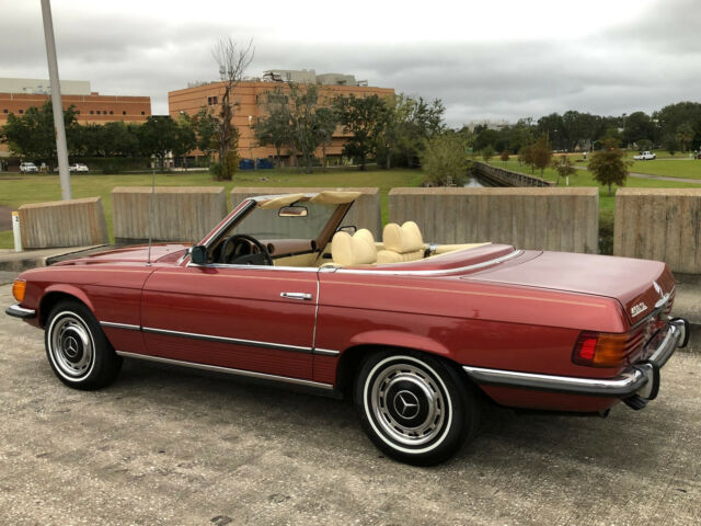 1973 Mercedes-Benz SL-Class 571 Brilliant-Red Metallic* / 040 Black hard-top - photo 10