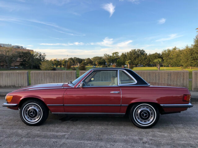 1973 Mercedes-Benz SL-Class 571 Brilliant-Red Metallic* / 040 Black hard-top - photo 3
