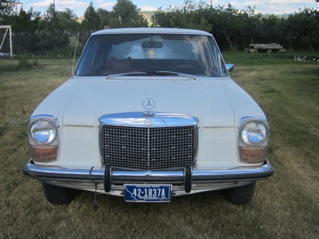 1973 Mercedes-Benz 200-Series - photo 3