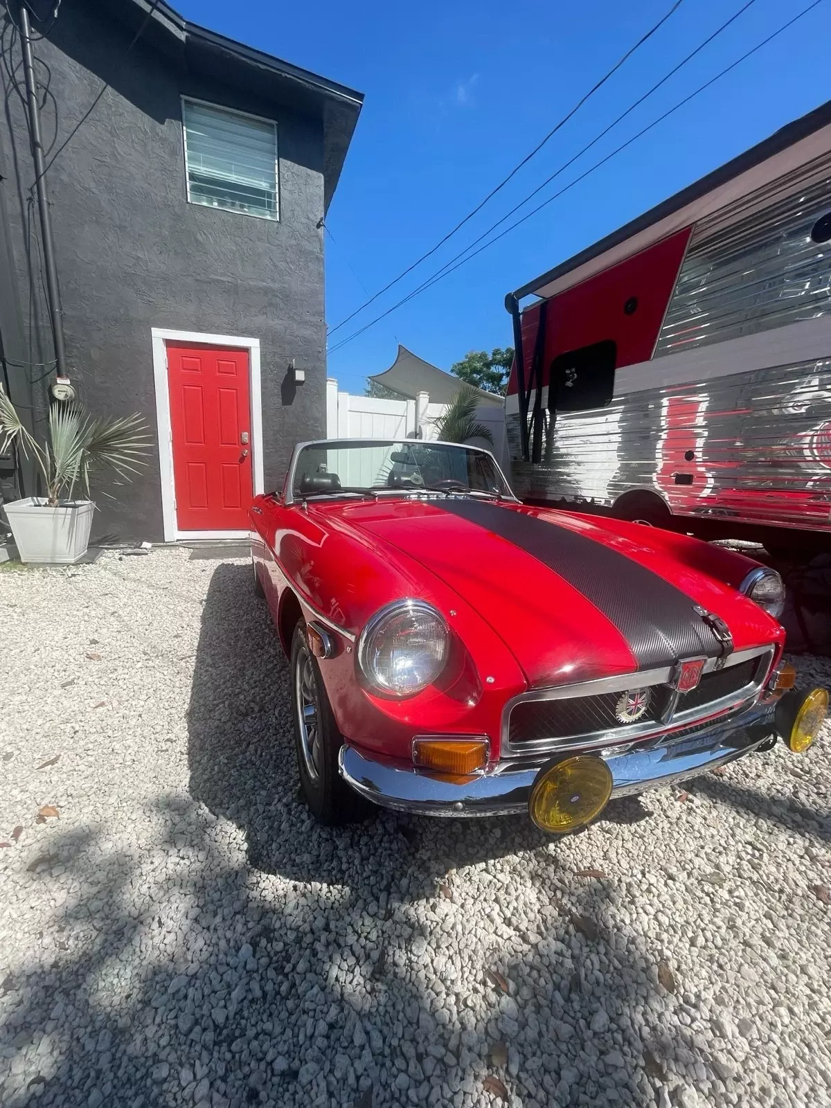 1973 MG MGB black leather