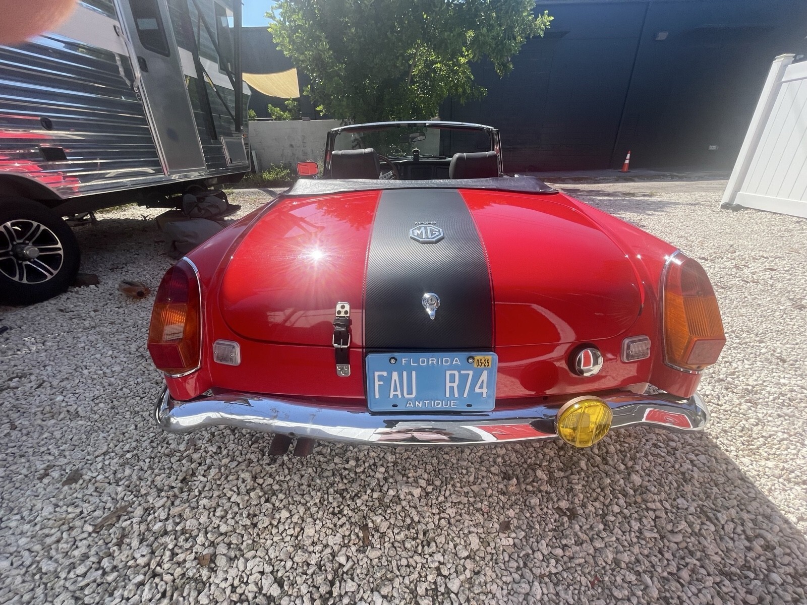 1973 MG MGB black leather - photo 2